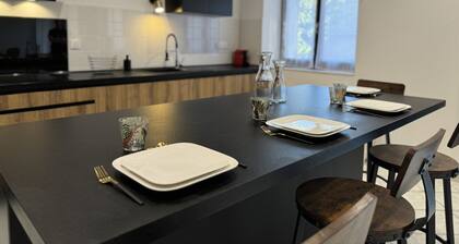 House in Mansigne With Fenced Garden