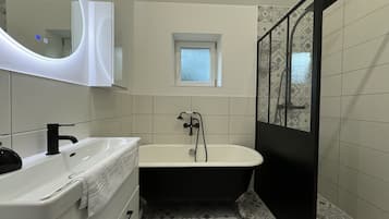 House | Bathroom