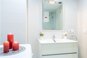 Apartment | Bathroom