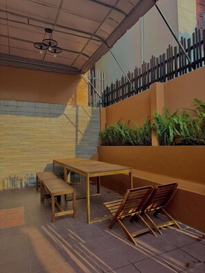 Outdoor dining