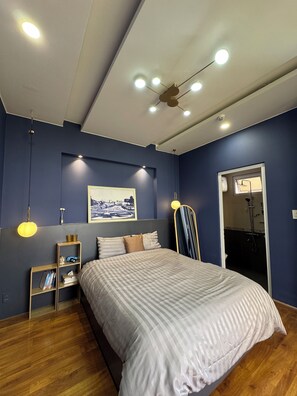 5 bedrooms, iron/ironing board, free WiFi, bed sheets