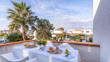 Villa | Outdoor dining