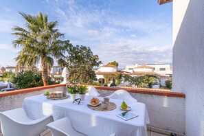 Villa | Outdoor dining