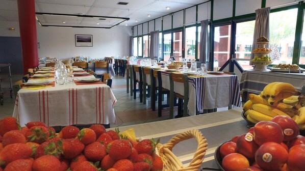 Apartment | Dining