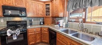 Moose Tracks Lodge