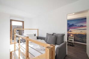 Apartment | 2 bedrooms, laptop workspace, iron/ironing board, bed sheets