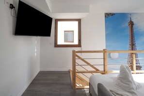 Apartment | 2 bedrooms, laptop workspace, iron/ironing board, bed sheets