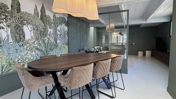 Villa | Dining
