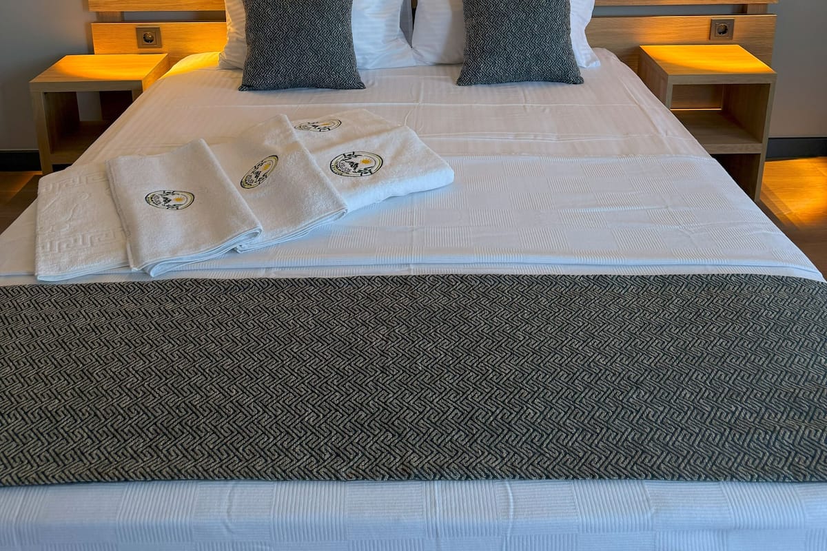 Premium bedding, minibar, in-room safe, desk