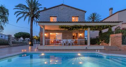 Villa in Empuriabrava With Private Pool