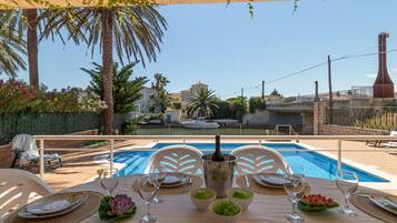 Villa | Outdoor dining