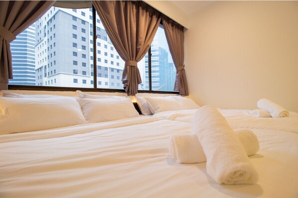 4 bedrooms, iron/ironing board, WiFi, bed sheets