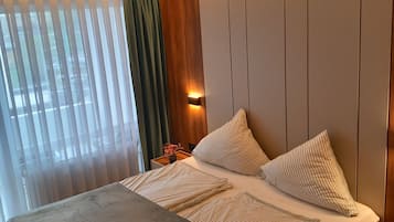 1 bedroom, internet, bed sheets, wheelchair access