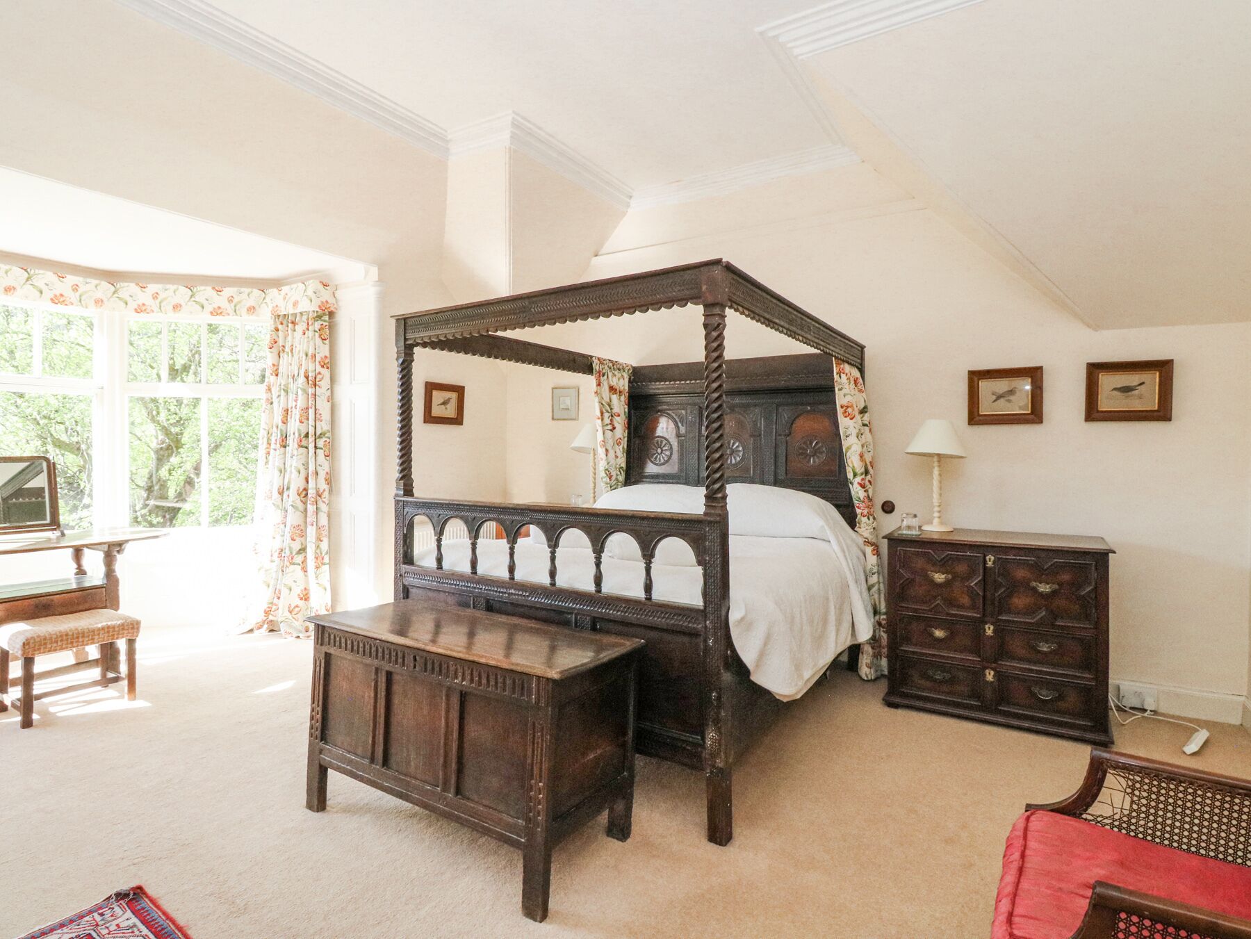 7 Schlafzimmer, individuell dekoriert, individuell eingerichtet