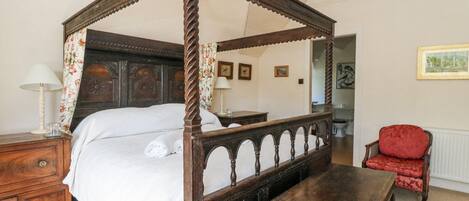 7 chambres, décoration personnalisée, ameublement personnalisé