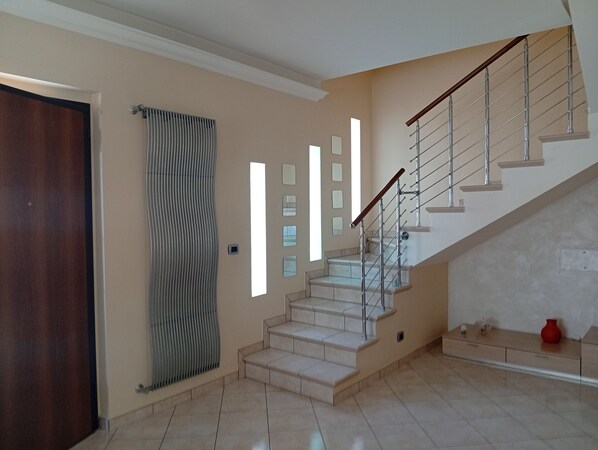 Interior - La Bombonera  (Scalea)