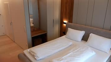 1 bedroom, internet, bed sheets, wheelchair access