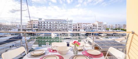 Apartment | Speisen im Freien