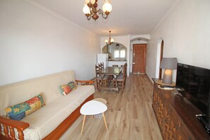 Apartment | Living area - 0169-port Segre Apartamento con Vista al Canal (Castello d'Empuries)