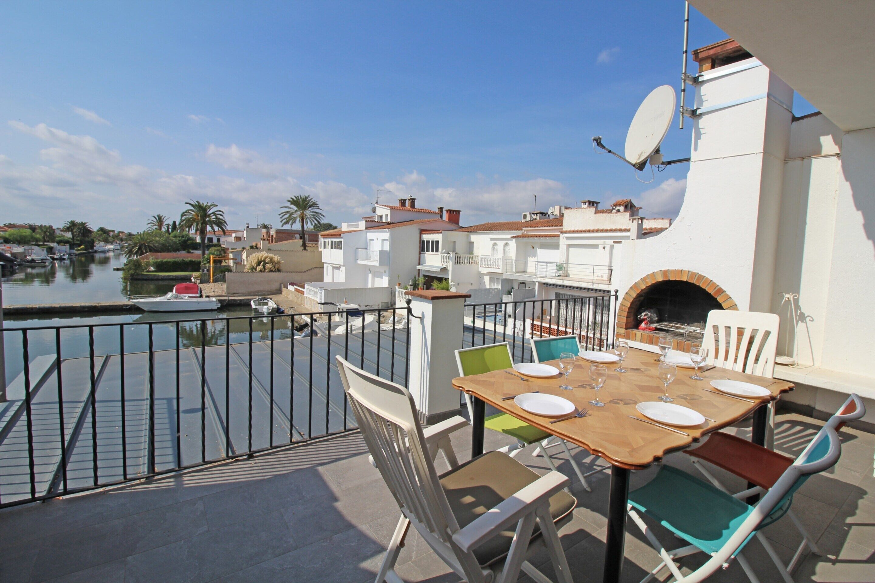 Apartamento | Restaurante al aire libre