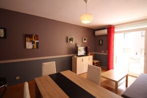 Apartment | Dining