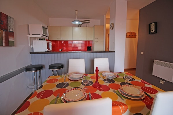 Apartment | Dining