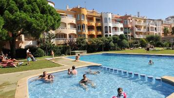 Apartment | Pool | Outdoor pool