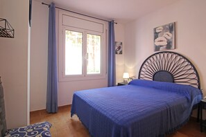 2 bedrooms, iron/ironing board - Apartment in Empuriabrava Near Sandy Beach (Castello d'Empuries)