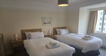 Belvilla Russel Court Hotel | Standard Twin