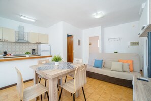 Apartment | Dining