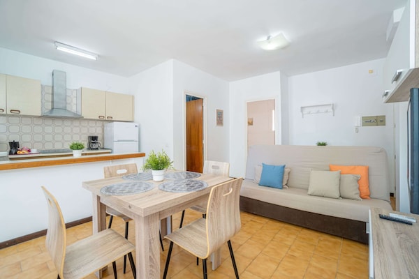 Apartment In Empuriabrava Near Sandy Beach - Empuriabrava