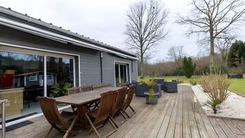 Rumah | Tempat makan outdoor