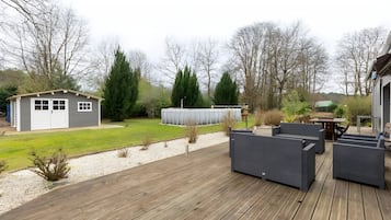 House | Outdoor dining