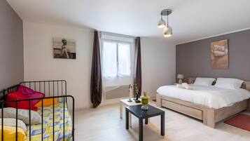 House | 3 bedrooms, individually furnished