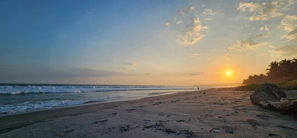 Beach nearby, sun loungers
