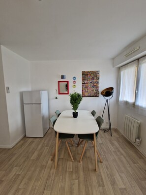 Apartment | Dining