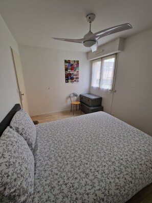 1 habitación y muebles diferentes 