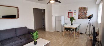 Cozy City Retreat With Balcony, Le Mans