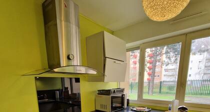 Cozy City Retreat With Balcony, Le Mans