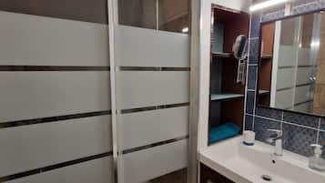 Apartemen | Kamar mandi | Pengering rambut