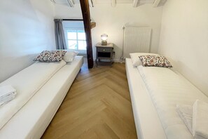 2 bedrooms, internet