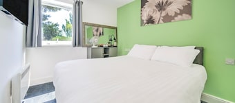 GO2 Gloucester Hotel by OYO | Standard Double