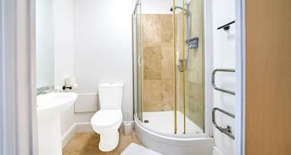 GO2 Gloucester Hotel by OYO | Standard Double