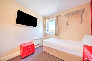 1 bedroom, iron/ironing board, internet