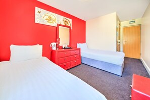 1 bedroom, desk, iron/ironing board, free WiFi - GO2 Gloucester Hotel by OYO | Standard Twin (Gloucester)