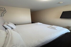 1 camera, una scrivania, ferro/asse da stiro, Wi-Fi gratuito