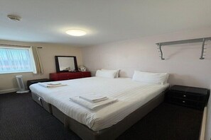 1 bedroom, desk, iron/ironing board, free WiFi - GO2 Gloucester Hotel by OYO | Standard Twin (Gloucester)