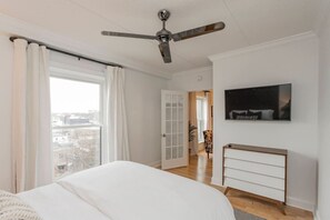 3 bedrooms, desk, iron/ironing board, free WiFi