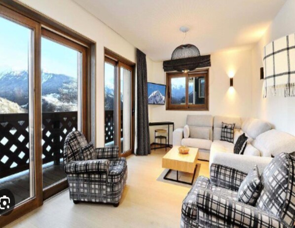 Living room - 4 Rooms for 6 People (Courchevel)