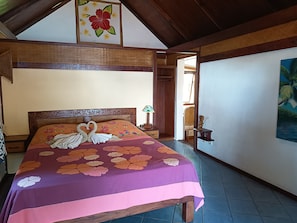 1 bedroom, desk, free WiFi, bed sheets